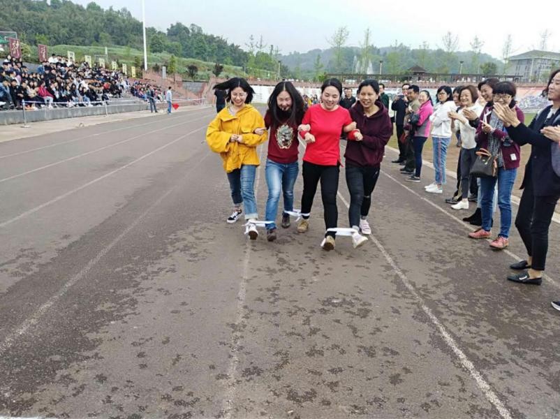 集团公司与四川省贸易学?？? “校企联谊促交流 同心协力谋发展”校企联谊活动
