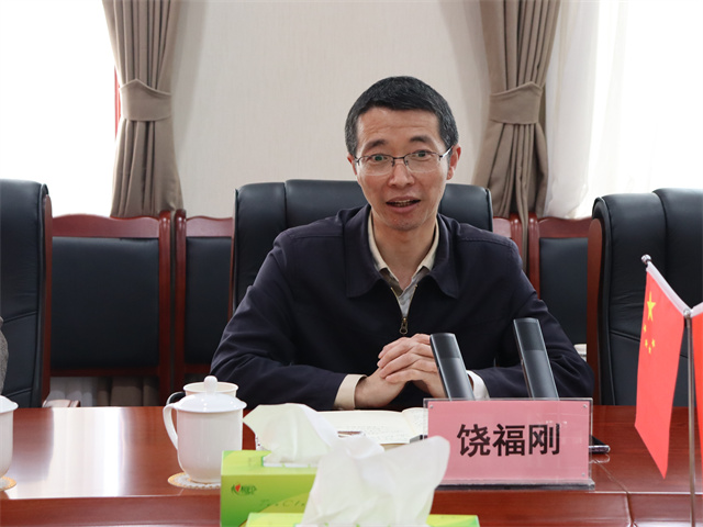 邓华会见宜宾市供销社党委书记、理事会主任饶福刚一行