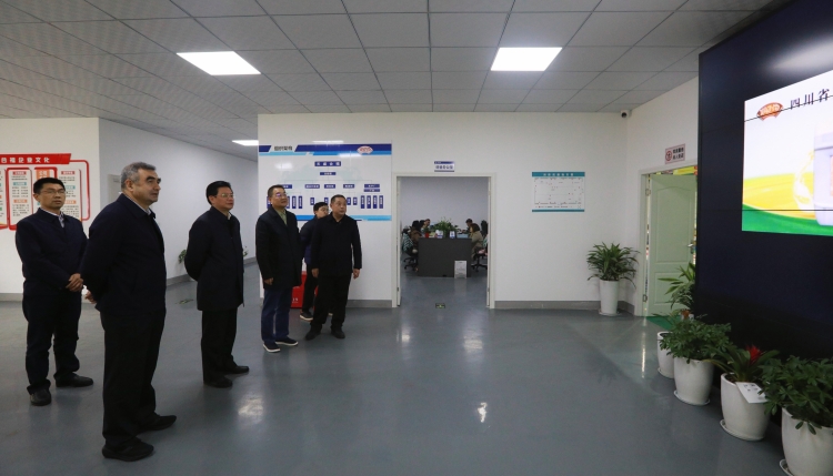 中华全国供销合作总社常务理事、经济发展与改革部部长阿地力?吾布力到棉麻集团 龙泉农产品集配中心调研
